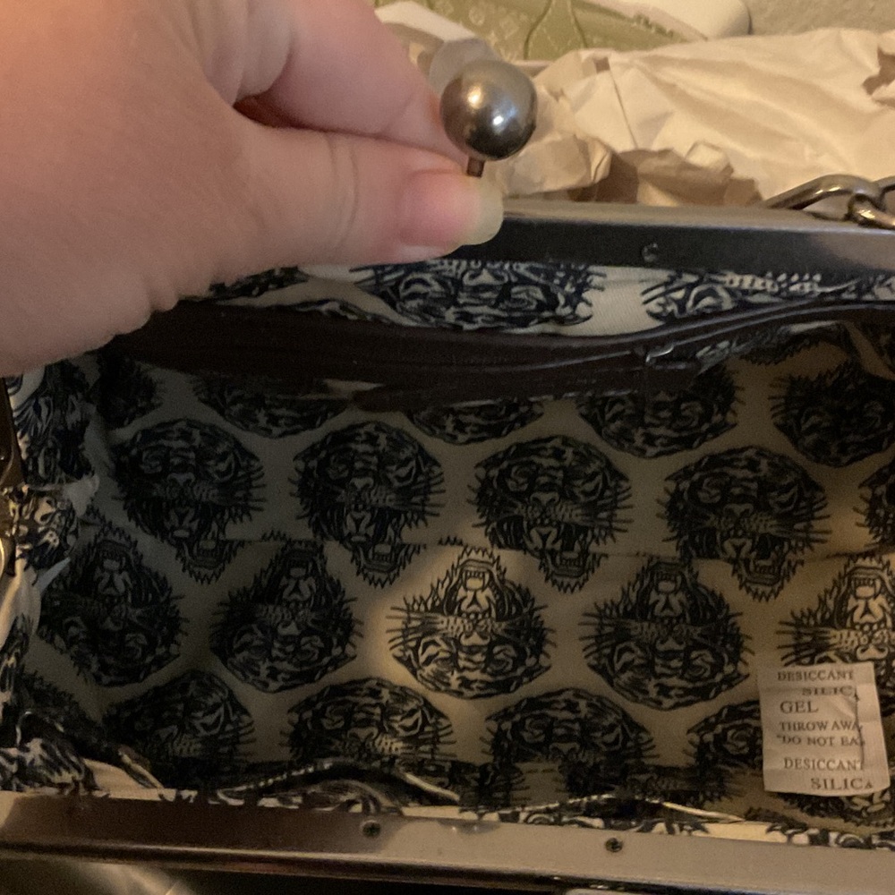 Ed Hardy Multicolor Tiger Kiss-Lock Shoulder Bag - Picture 8 of 8